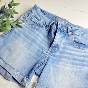 American Eagle shorts 🦋